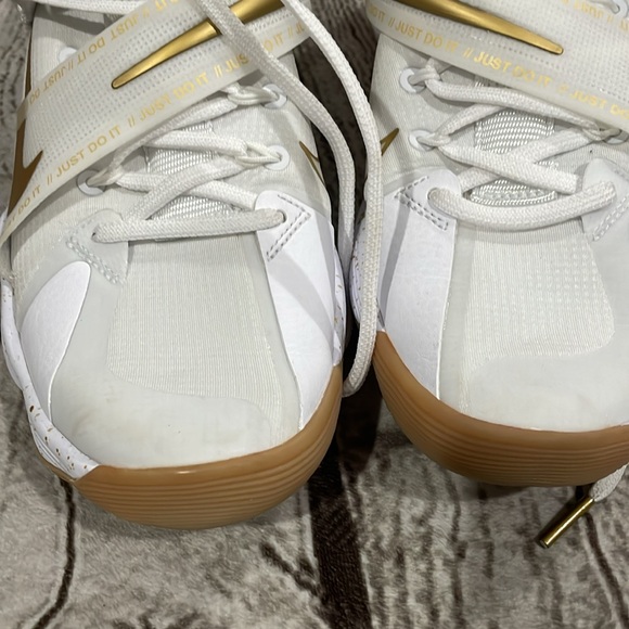 Nike React HyperSet White and Gold High-Top Sneakers Size 7 Volleyball Shoes - Picture 3 of 7